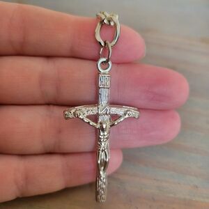 Jesus Christ Crucifixion Silvertone Keychain